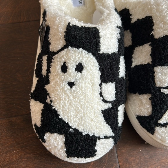 New Womens Ghost Adult Gray Faux Slippers Sz M (6.5-7.5) Halloween Memory Foam - Picture 2 of 2